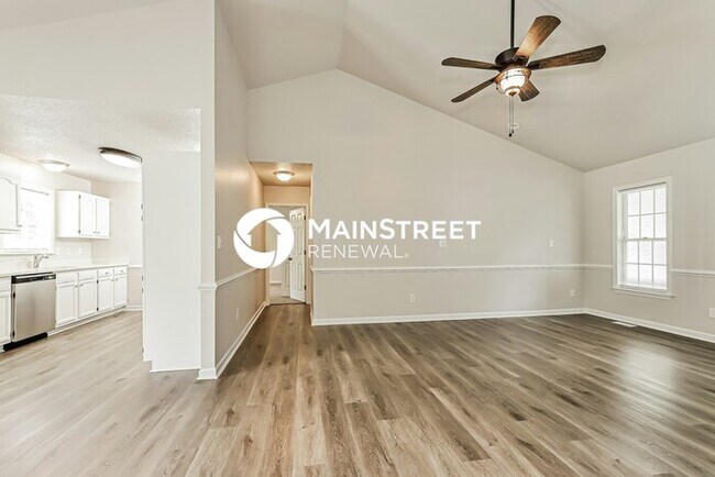 Foto del edificio - 3 Bedroom Pet-Friendly Home in THOMASVILLE, NC with Main Street Renewal