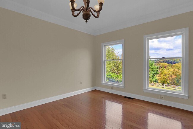 Foto del edificio - 6211 Blue Hill Rd