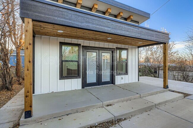 Building Photo - 154 1/2 S Stuart St