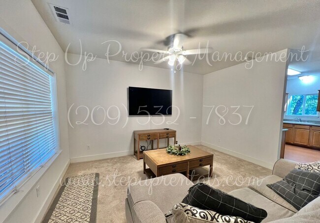 Foto del edificio - Updated 2BR/2BA Home | Generator • Fenced Yard • EV Charging