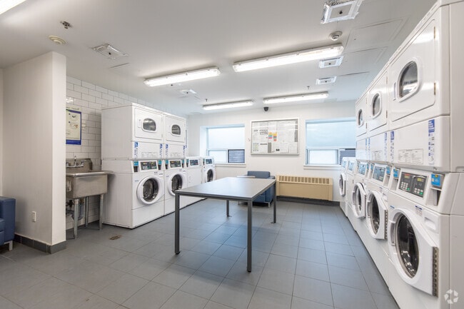 Laundry Room - 4981 Bathurst St