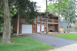 Building Photo - 956 Deerfield Rd