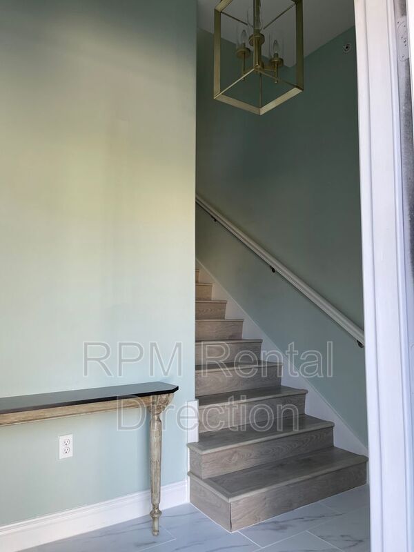 Building Photo - 12030 Santaluz Dr