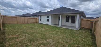 Building Photo - 3046 Lake Crest Dr
