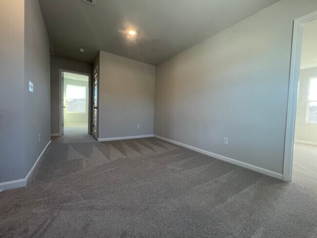 Foto del edificio - 717 Pine Warbler Ln