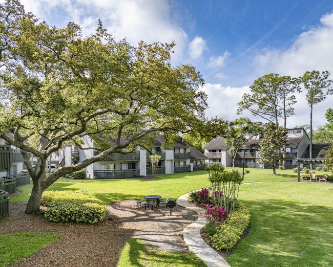 Building Photo - MAA Carrollwood