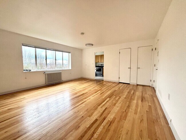 Foto del edificio - 1800 Taylor Ave N