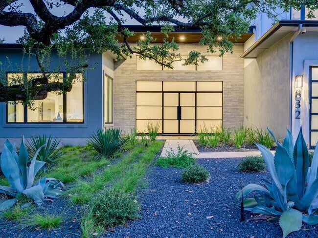 Building Photo - 832 Cypress Grove Dr