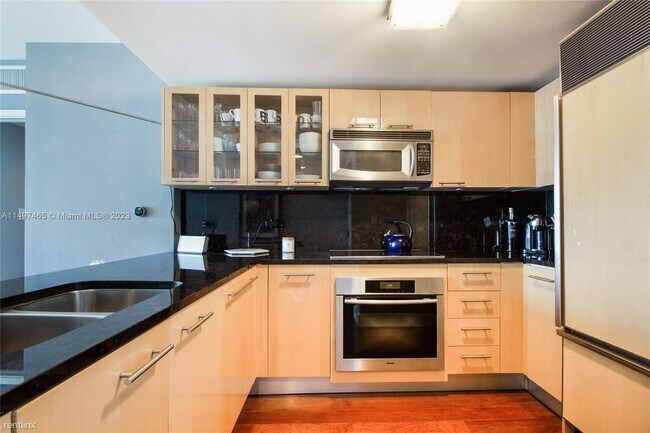 Foto del edificio - 1 br, 1 bath Condo - 6801 Collins Ave # 1101