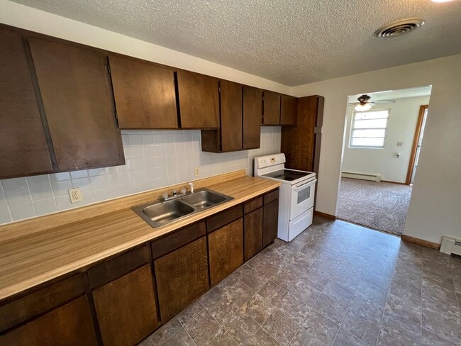 Building Photo - 824-824.5-8245 W 11th St