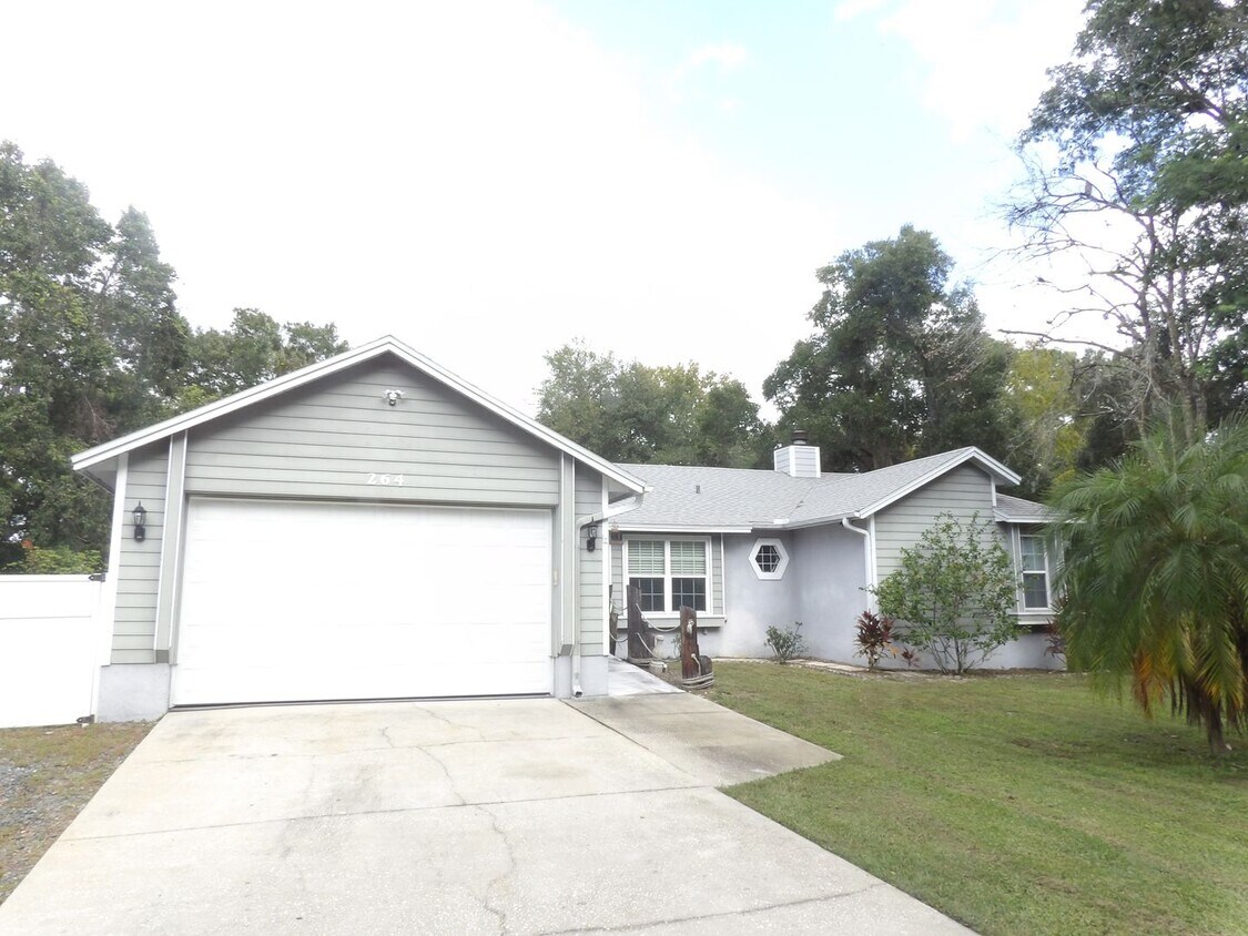 DeBary 3 Bed 2 Bath 2 Car - DeBary  3 Bed 2 Bath 2 Car