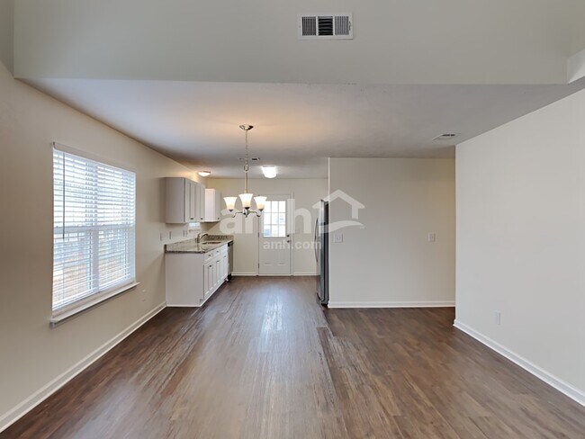 Building Photo - 1703 Chris Drive