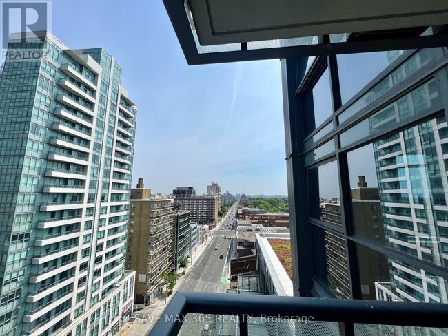 Building Photo - 125 Redpath Ave
