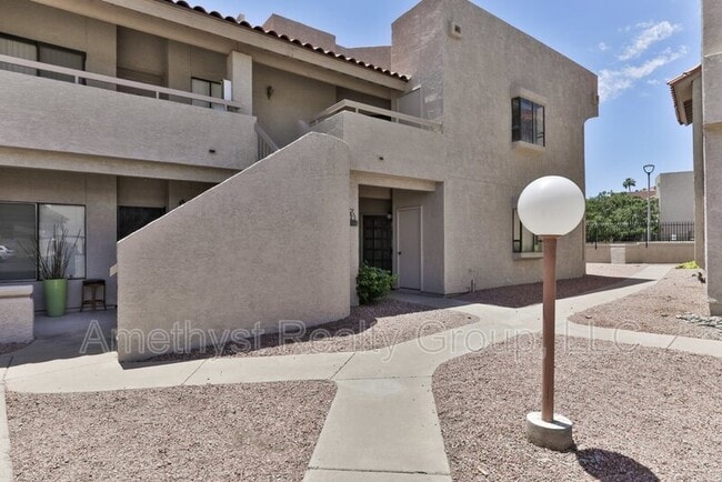 Building Photo - 11666 N 28th Dr