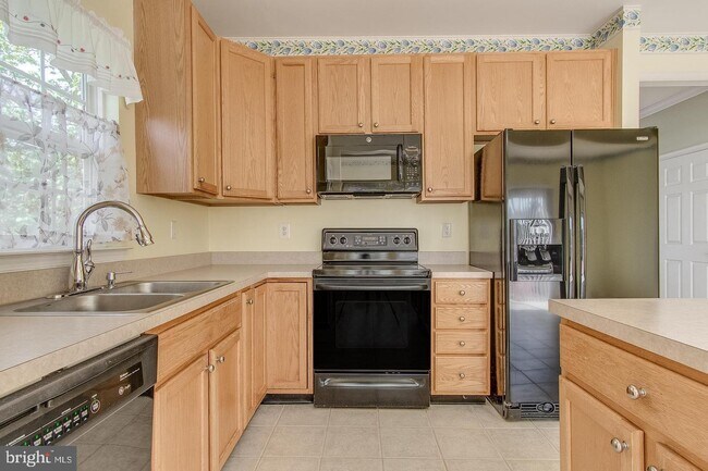 Foto del edificio - 6645 McGrath Pl