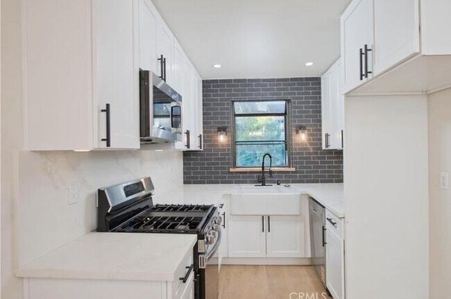 Building Photo - 18028 Saratoga Way