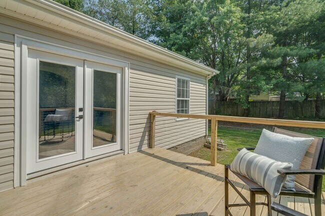 Foto del edificio - 103 Hunterwood Ct