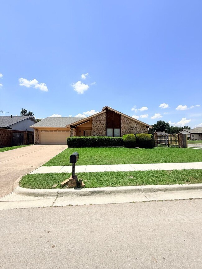 Building Photo - 8041 Miles Dr