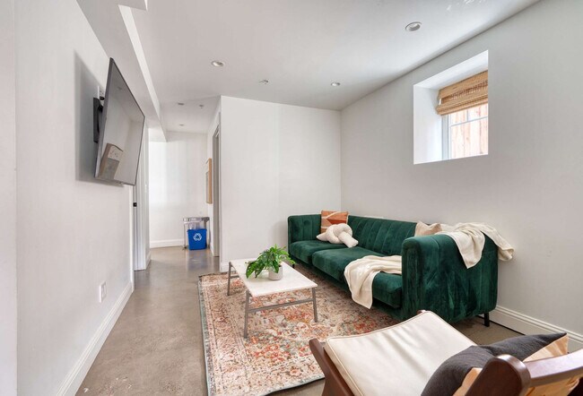 Foto del edificio - 18 NW 22nd Pl