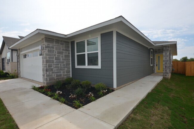 Building Photo - Welcome to this beautiful modern-style 4-b...