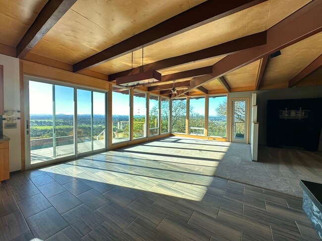 Great room. Media area ar right. Spectacular views! - 1000 Warrington Rd