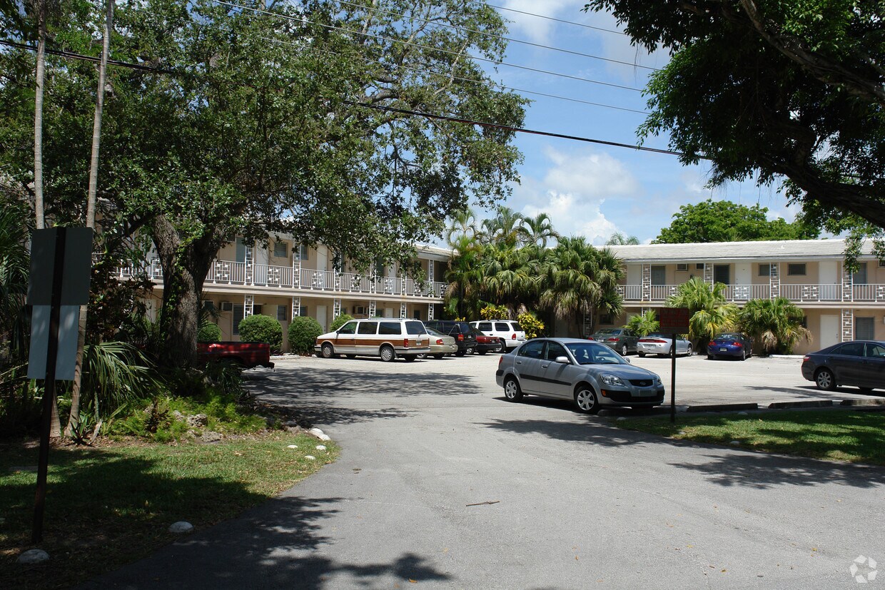 Building Photo - 6100 Caballero Blvd