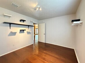 Building Photo - 22319 Merrymount Dr