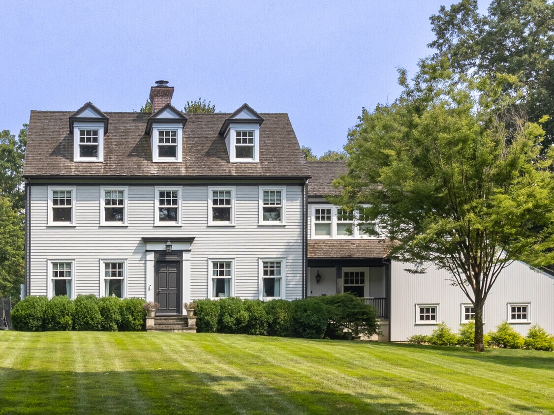 Foto principal - 92 Hillcrest Park Rd