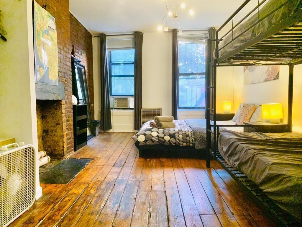 Primary Photo - 37 E 1st St