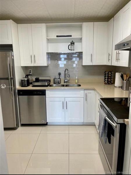 Foto del edificio - 2750 NE 183rd St