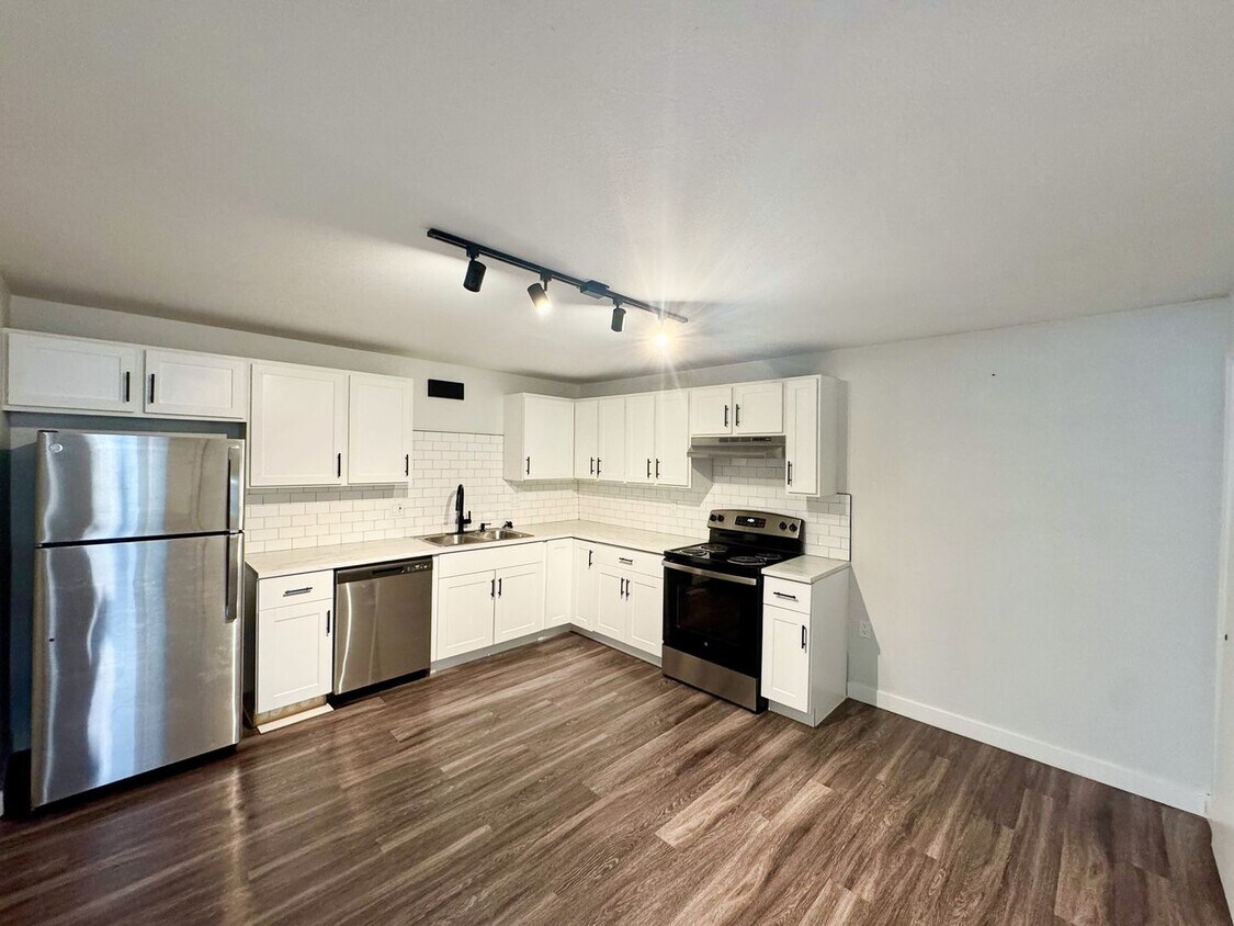 Photo - 5283 W Center Ave-5283