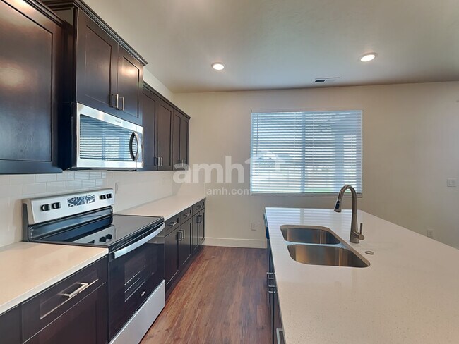 Foto del edificio - 9290 W Dove Creek St