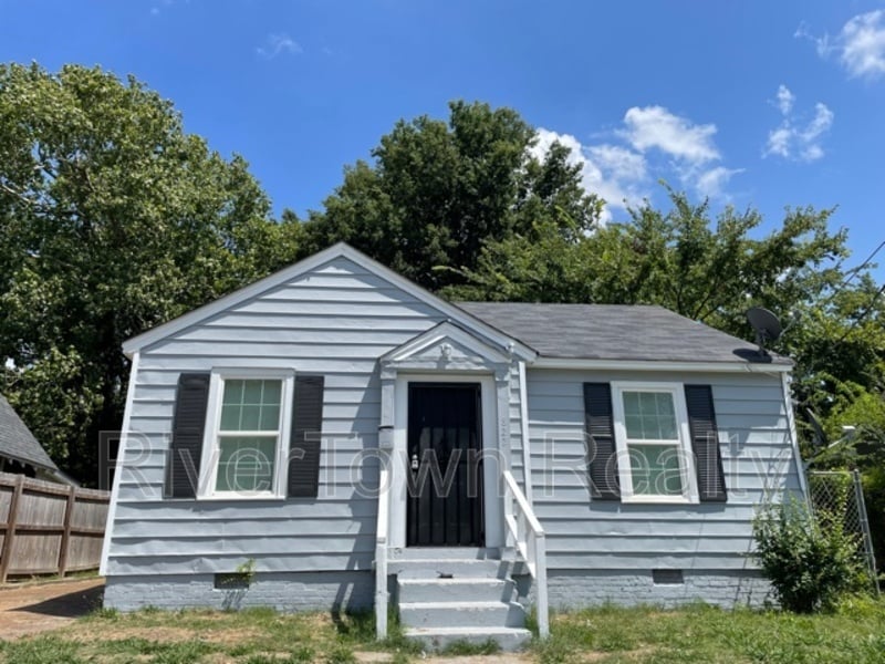 Photo - 822 Kippley St