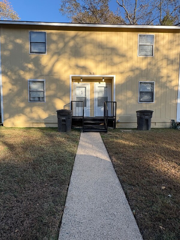 Foto principal - 313 S Bailey St