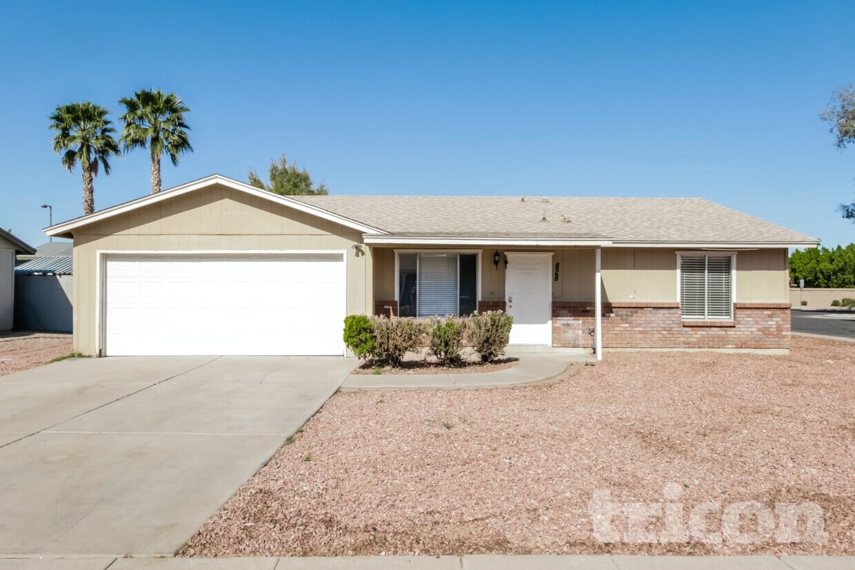 Foto principal - 828 N Pine Ct