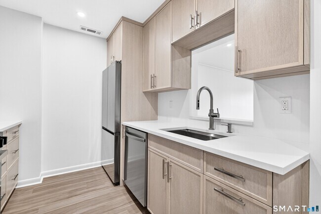 Foto del edificio - 1500 Bedford St