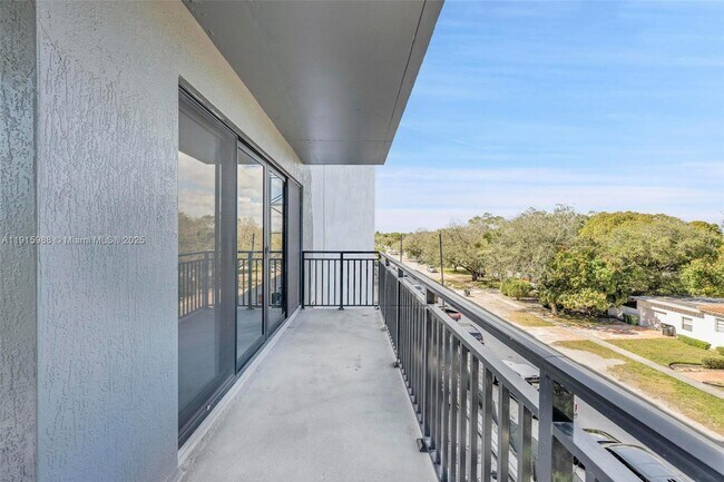 Foto del edificio - 840 NE 130th St