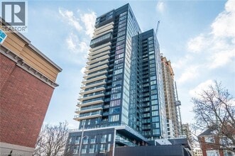 Building Photo - 370 Martha St