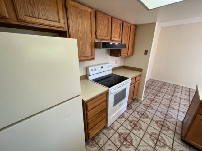Building Photo - 1436 S Gecko Rd
