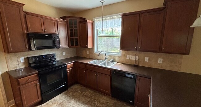 Foto del edificio - 1023 Edenbrooke Cir