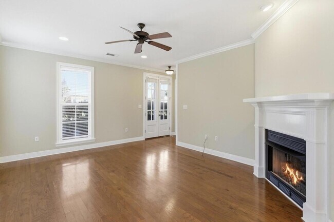 Foto del edificio - 44 Bridgefield Ct