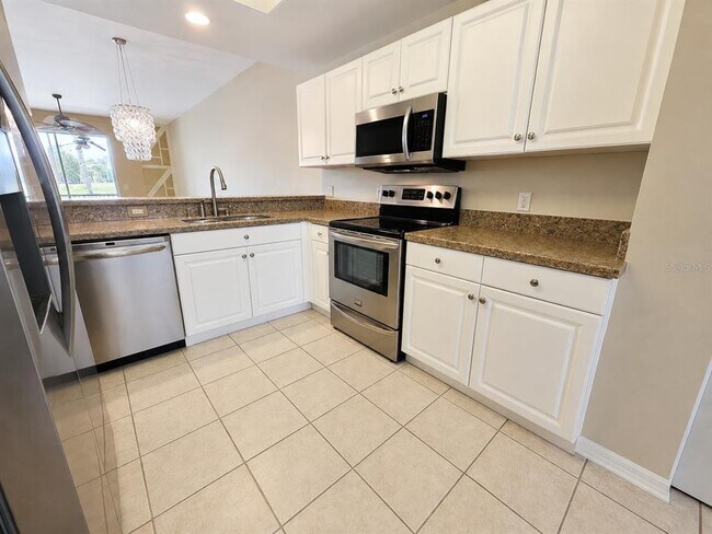 Foto del edificio - 5330 Hyland Hills Ave