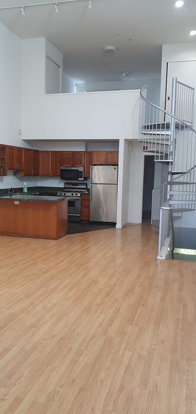Kitchen - 950 Harrison St