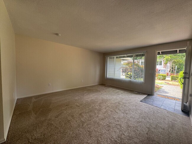 Foto del edificio - 3 Bedroom 2 Bathroom Home in Kirkland