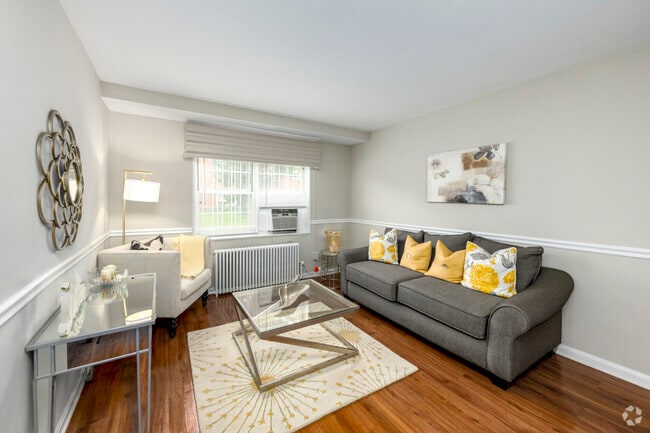 1BR, 1BA – 474SF - Living Room - University City Apartments
