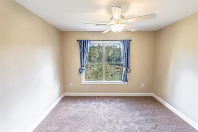 Building Photo - 90 Cypress Cir