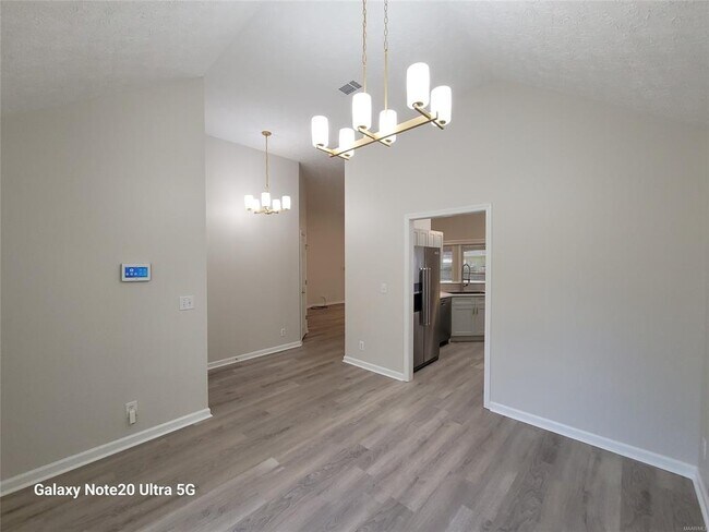 Foto del edificio - 6404 Deerwood Pl