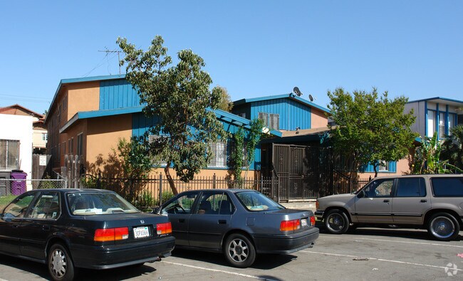 Building Photo - 1600-1602 Cedar Ave