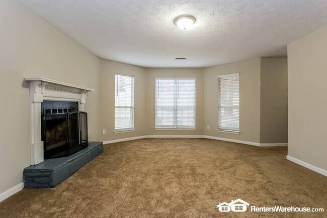 Building Photo - Traditional home convenient to I20 or 285 ...