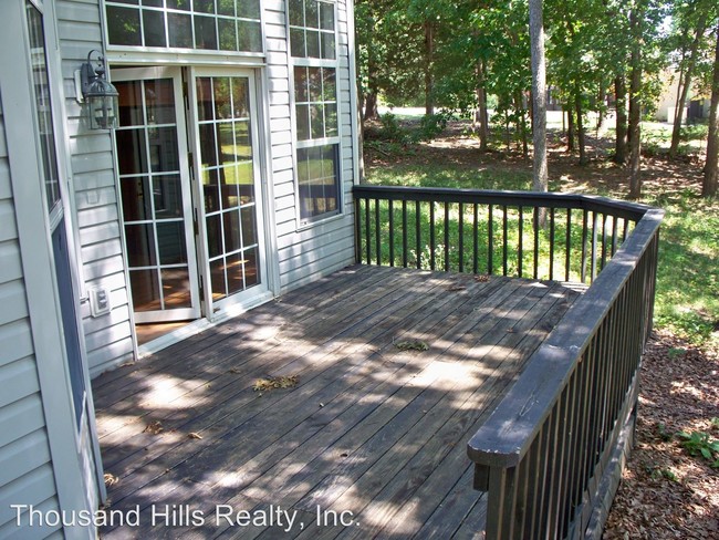 Building Photo - 5 br, 3.5 bath House - 121 Loganberry Court